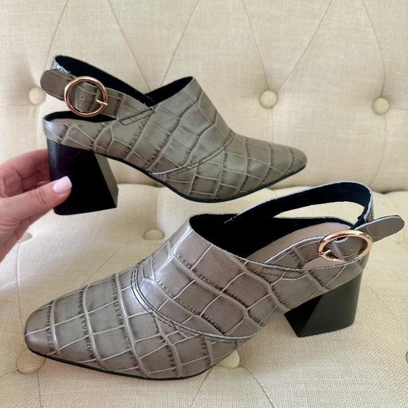 Black Crocodile Pattern Block Heel Mules - Picture 5 of 7